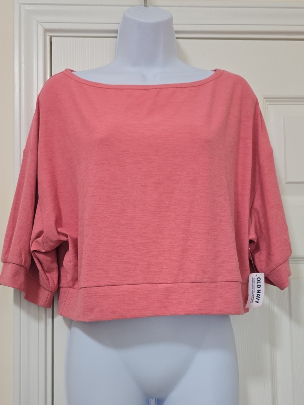 🆕️ Old Navy Active Coral Boatneck Wide Crop Petite Top (NWT)
